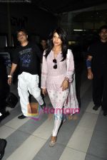 Priyanka Chopra returns from Ajmer Shariff in Mumbai on 26th April 2011 (9).JPG